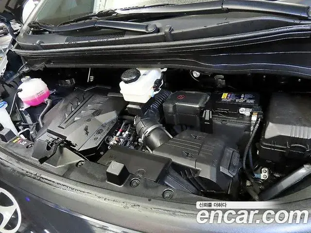 Hyundai Staria 2024 — Photo 19/20