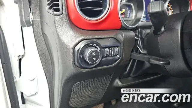Jeep Wrangler 2023 — Photo 25/27