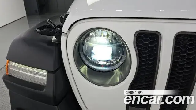 Jeep Wrangler 2023 — Photo 10/27