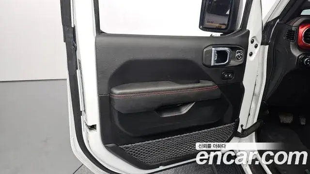 Jeep Wrangler 2023 — Photo 22/27