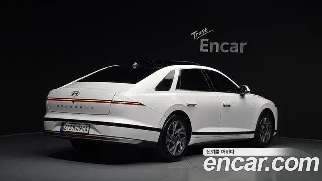 Hyundai Grandeur Hybrid 2023 — ფოტო 11/32