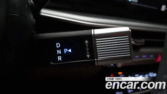 Hyundai Grandeur Hybrid 2023 — ფოტო 28/32