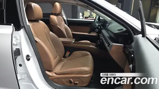 Hyundai Grandeur Hybrid 2023 — ფოტო 9/32