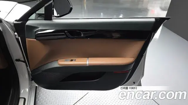 Hyundai Grandeur Hybrid 2023 — ფოტო 16/32