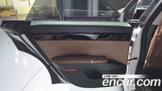 Hyundai Grandeur Hybrid 2023 — ფოტო 1/32