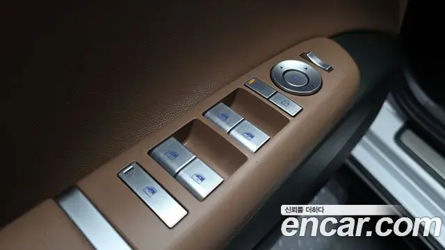 Hyundai Grandeur Hybrid 2023 — ფოტო 6/32