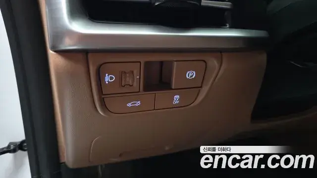 Hyundai Grandeur Hybrid 2023 — ფოტო 22/32