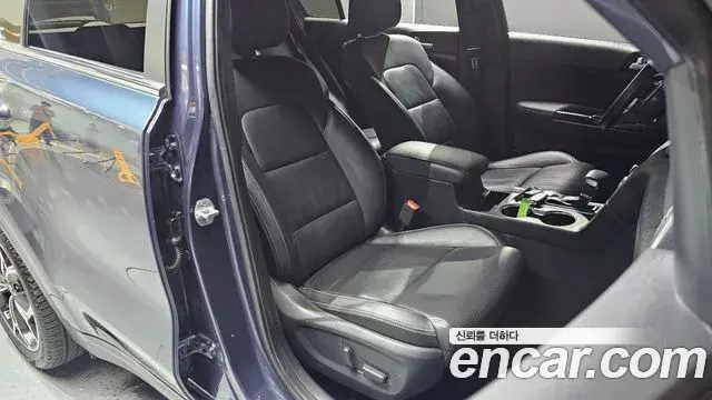 Kia Sportage The Bold 2019 — Фото 11/20