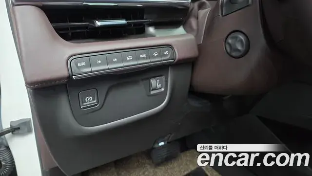 Cadillac Escalade 2022 — Şəkil 28/37