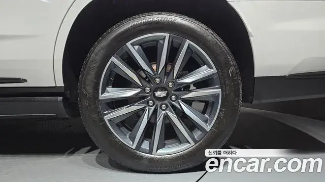 Cadillac Escalade 2022 — Şəkil 18/37
