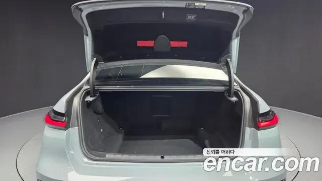 BMW 7 Series 2025 — ფოტო 18/20
