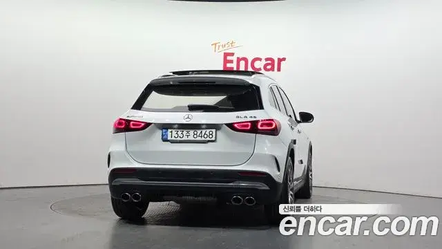 Mercedes-Benz GLA-Class 2021 — Фото 4/20