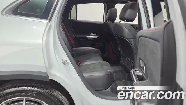 Mercedes-Benz GLA-Class 2021 — Фото 11/20