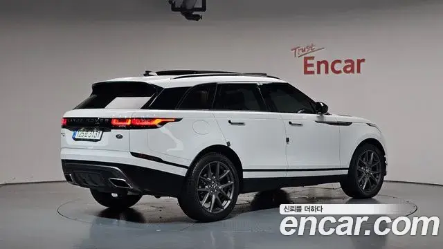 Land Rover Range Rover Velar 2022 — Фото 2/20