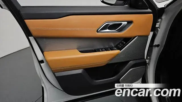 Land Rover Range Rover Velar 2022 — Şəkil 19/37