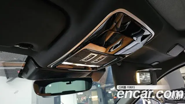 Land Rover Range Rover Velar 2022 — Şəkil 22/37