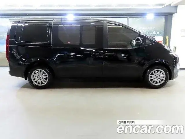 Hyundai Staria 2025 — ფოტო 10/20