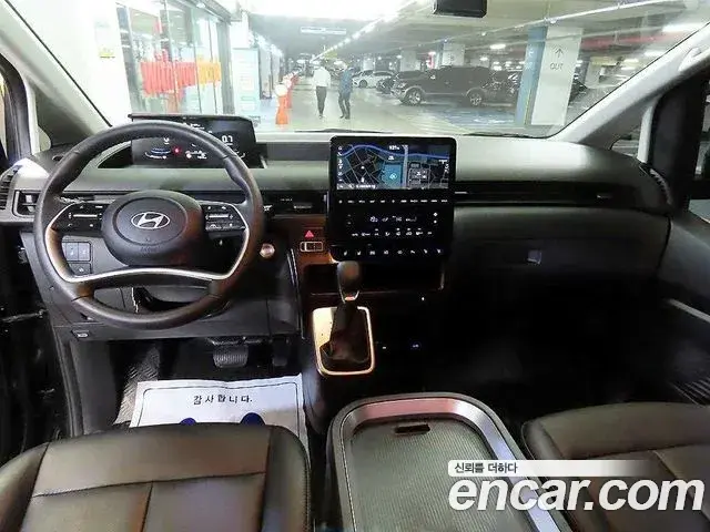 Hyundai Staria 2025 — ფოტო 15/20