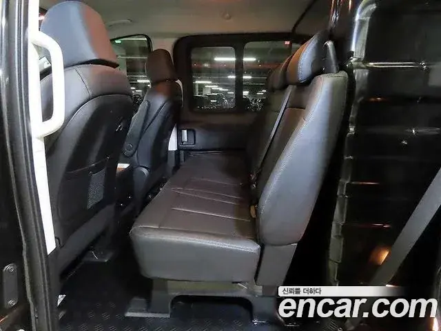 Hyundai Staria 2025 — ფოტო 5/20