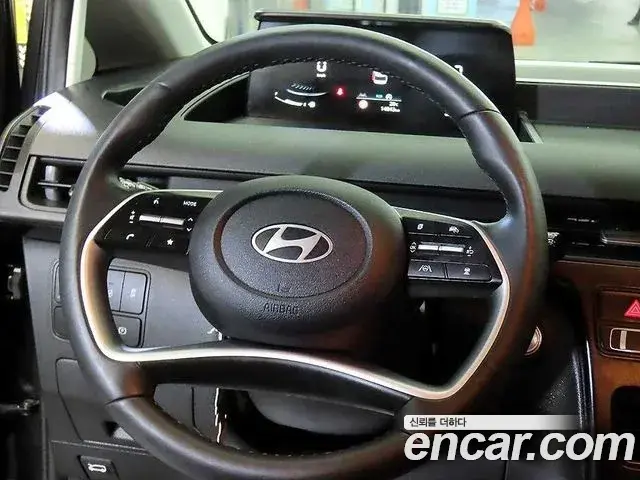 Hyundai Staria 2025 — ფოტო 13/20