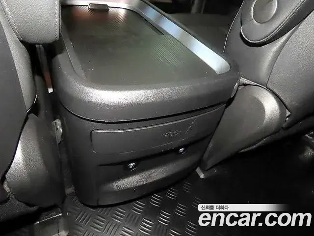 Hyundai Staria 2025 — ფოტო 8/20