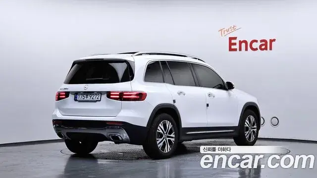 Mercedes-Benz GLB-Class 2024 — Şəkil 24/31