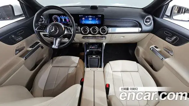 Mercedes-Benz GLB-Class 2024 — Şəkil 27/31