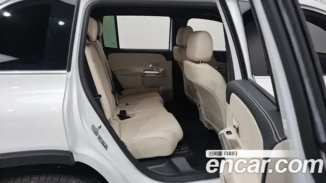 Mercedes-Benz GLB-Class 2024 — Şəkil 20/31