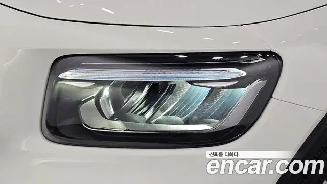 Mercedes-Benz GLB-Class 2024 — Şəkil 18/31