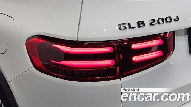 Mercedes-Benz GLB-Class 2024 — Şəkil 21/31