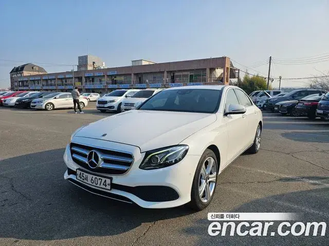 Mercedes-Benz E-Class 2018 — Photo 2/20