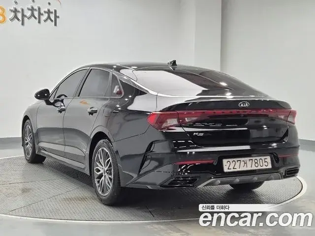 Kia K5 2020 — Şəkil 13/18