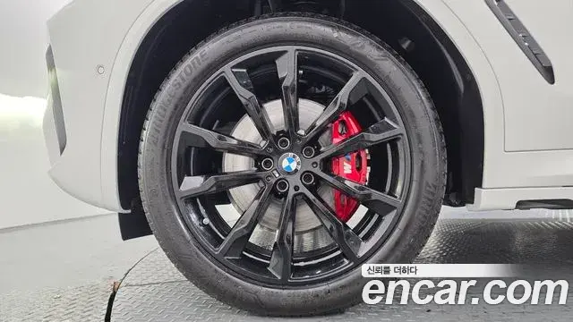 BMW X4 2025 — Photo 2/36