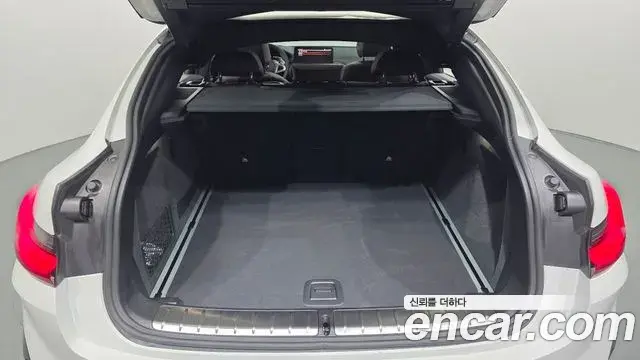 BMW X4 2025 — Photo 19/36