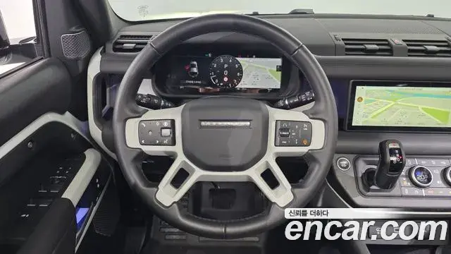 Land Rover Defender 2024 — Photo 8/20