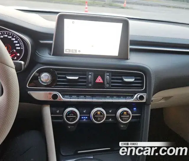 Genesis G70 2018 — ფოტო 3/10