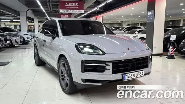 Porsche Cayenne 2023 — Photo 15/20