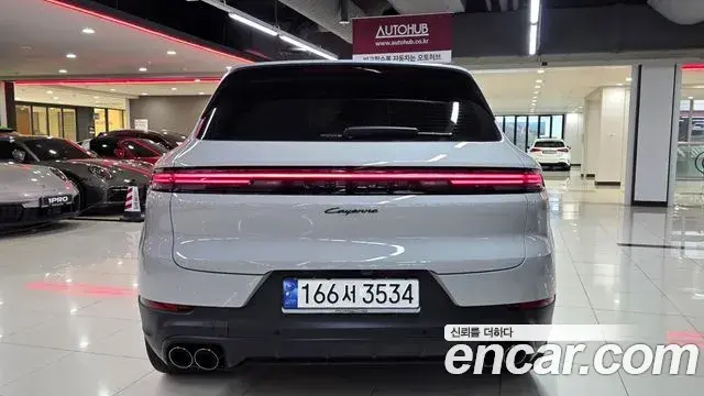 Porsche Cayenne 2023 — Photo 9/20