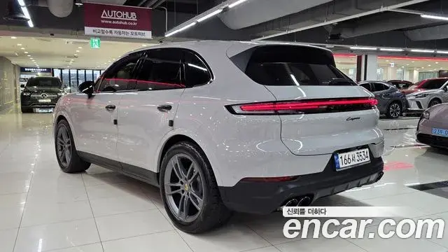 Porsche Cayenne 2023 — Photo 7/20