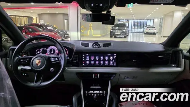 Porsche Cayenne 2023 — Photo 12/20