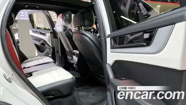 Porsche Cayenne 2023 — Photo 16/20