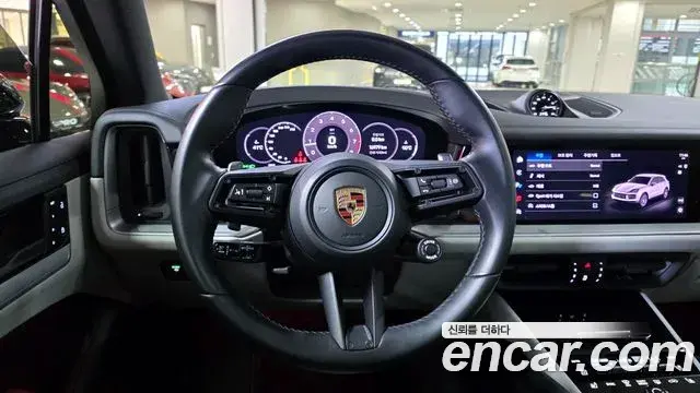 Porsche Cayenne 2023 — Photo 19/20