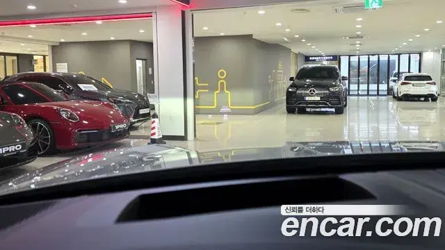 Porsche Cayenne 2023 — Photo 17/20