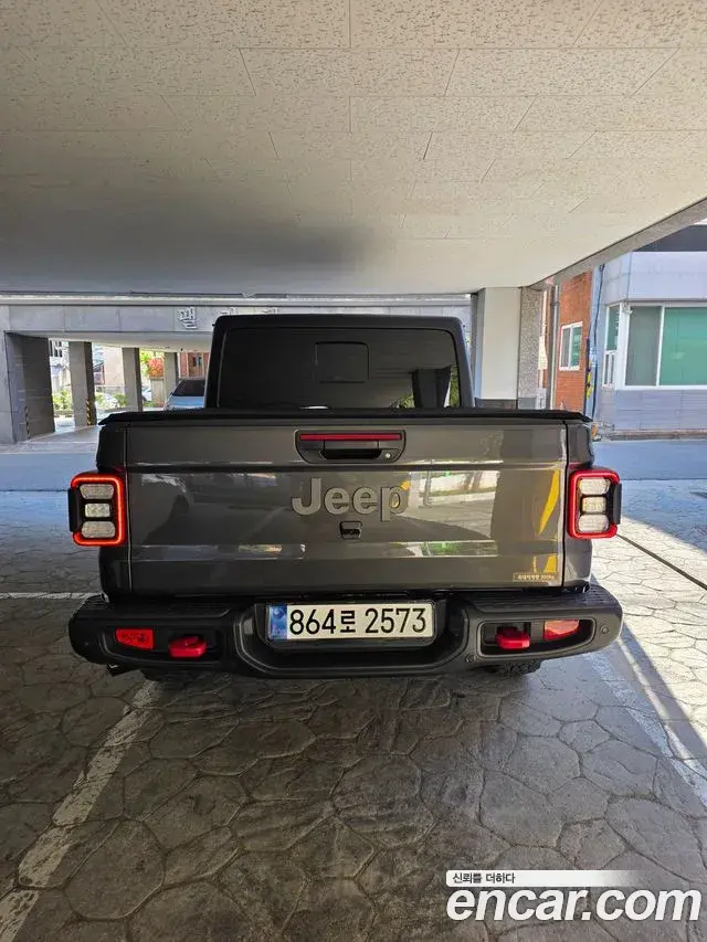 Jeep Gladiator 2020 — Photo 17/17