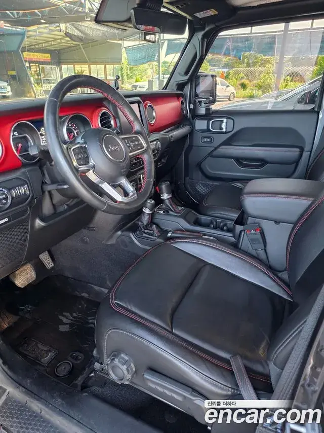 Jeep Gladiator 2020 — Photo 15/17
