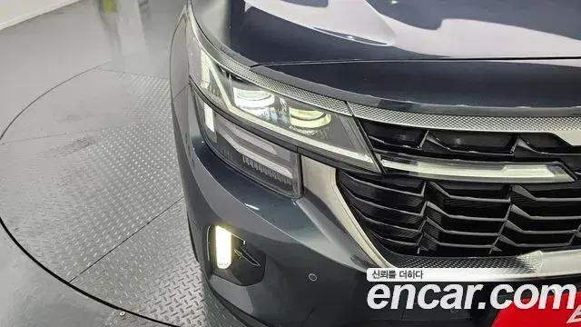 Kia Seltos 2022 — Photo 13/32