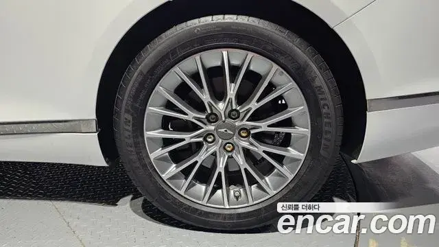Genesis G80 2023 — ფოტო 20/30