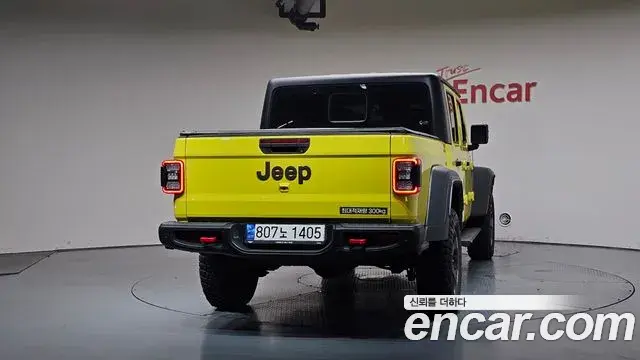 Jeep Gladiator 2023 — ფოტო 28/31