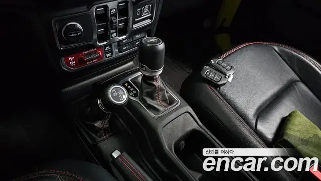 Jeep Gladiator 2023 — ფოტო 3/31