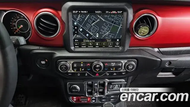 Jeep Gladiator 2023 — ფოტო 15/31